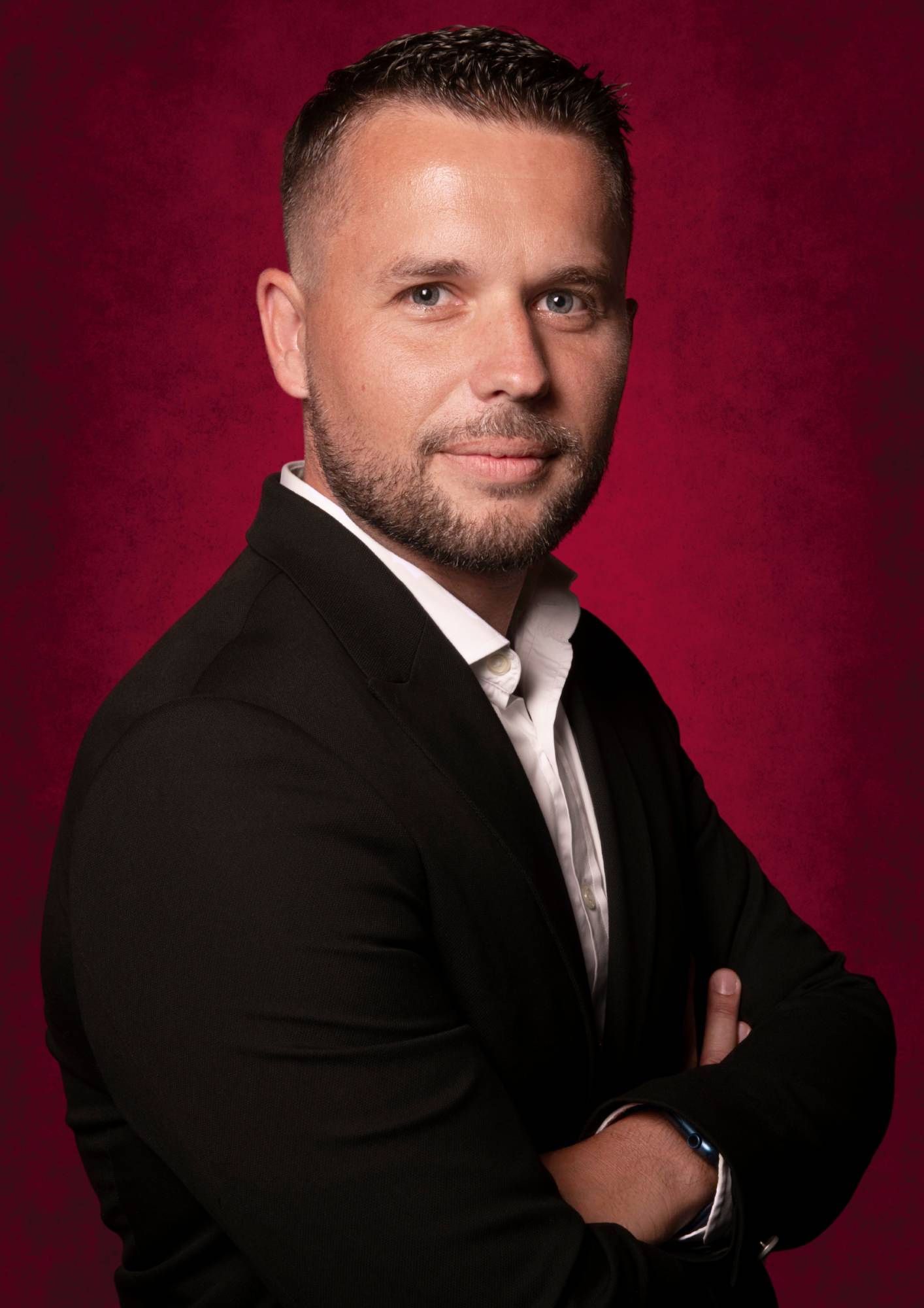 Steve Vera, Practice manager Identité numérique